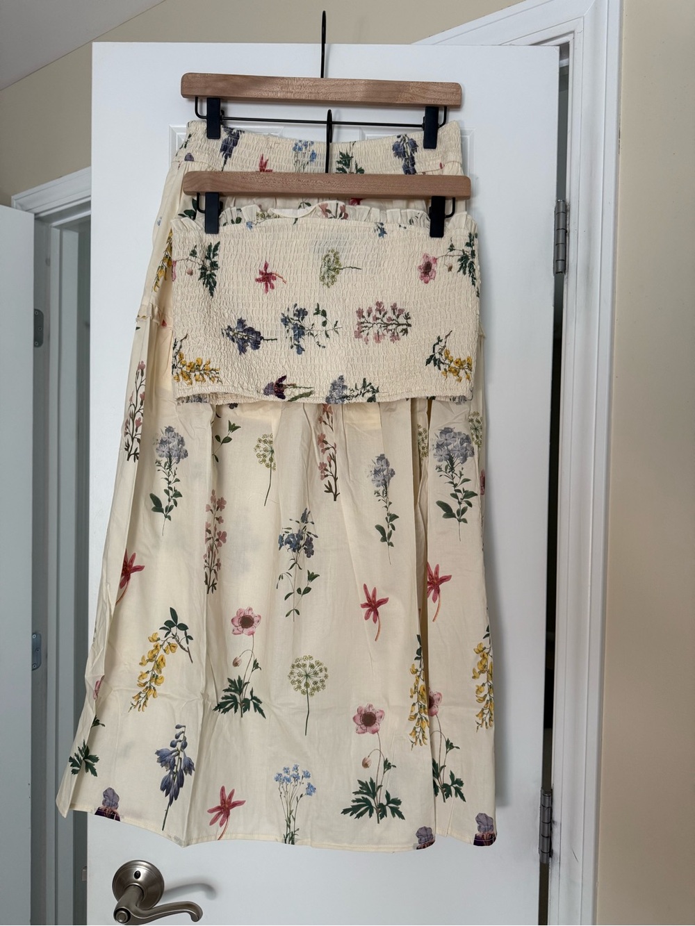 NWT Vici Sunlit Garden Floral Top & Skirt Set - Picture 2 of 10